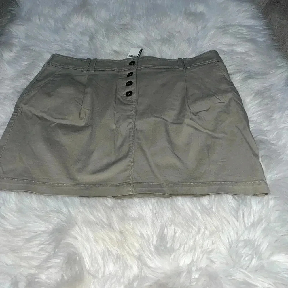 NWT/ New York and company mini skirt sz 15